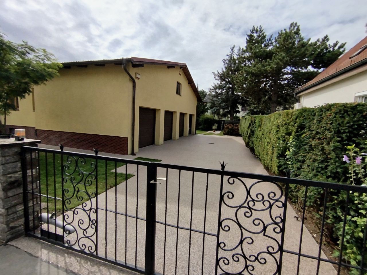 Steinteppich Terrasse – wetterfest & stilvoll in jedem Kanton